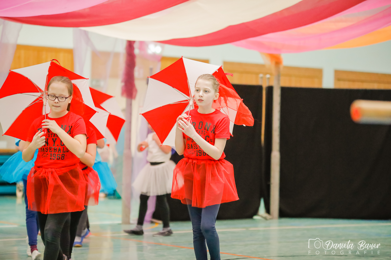 Kleine Feen in den Zweigen_52