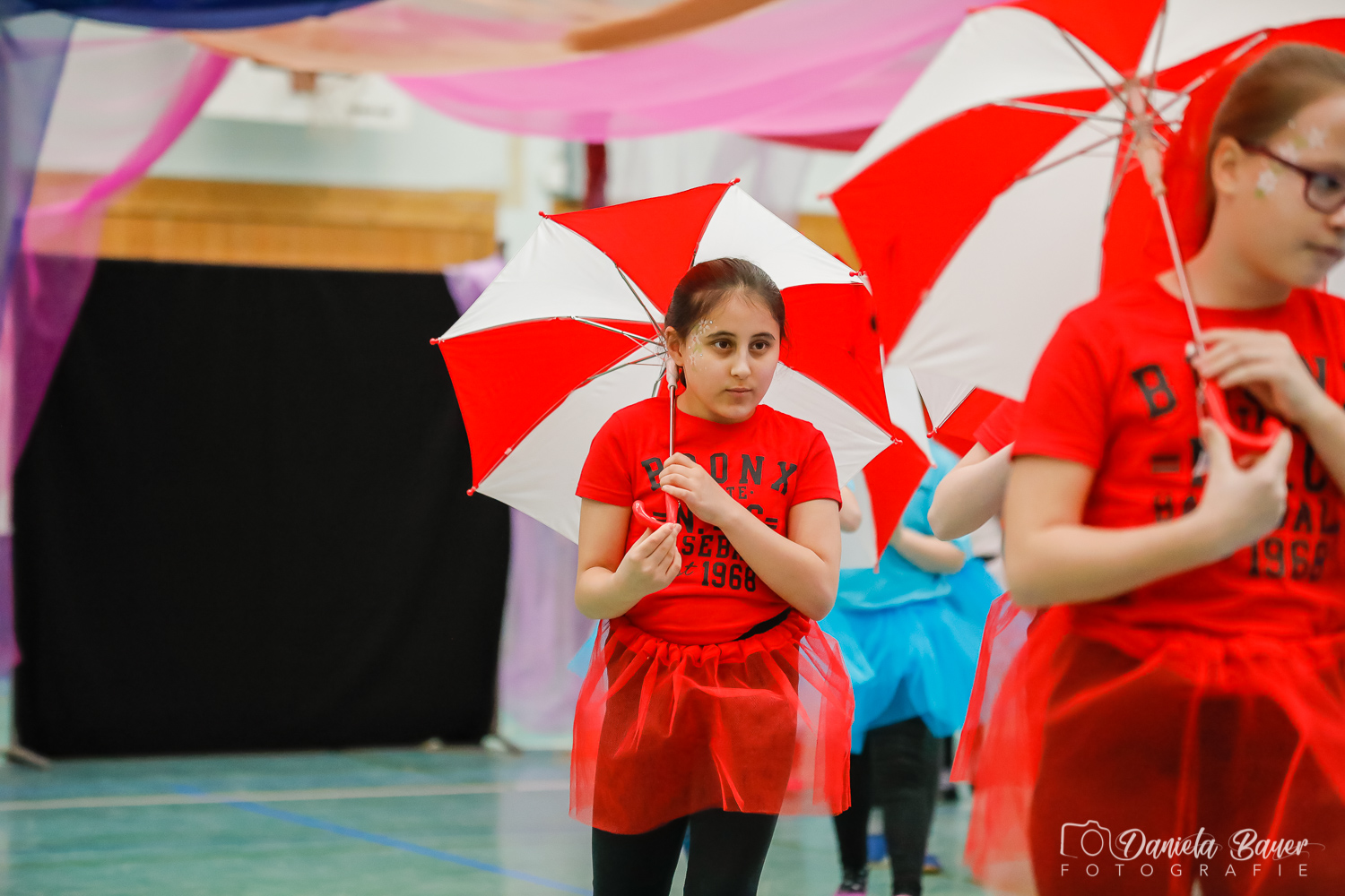 Kleine Feen in den Zweigen_54